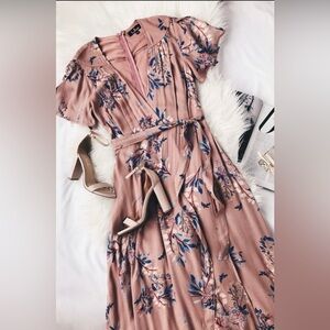 ❤️Lulus Rusty Rose Floral Print Dress. Sleeping Beauty colors 🌸🦋